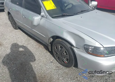 2002 Honda Accord 2.3 Lx z USA, uszkodzony, nr VIN 1HGCG56482A029616